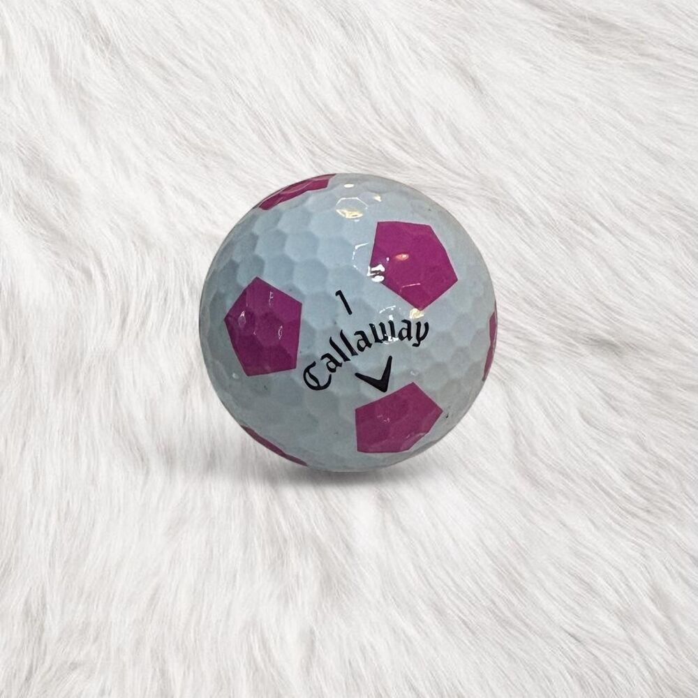 Callaway Chrome Soft pink golf ball